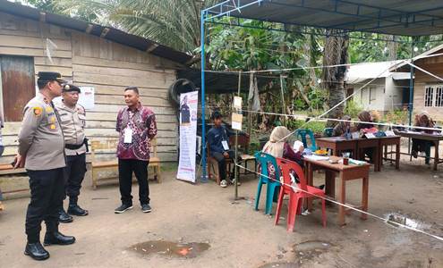 Cooling System Terus Berjalan, Polsek Simpang Kanan Tinjau Pemungutan Suara di TPS