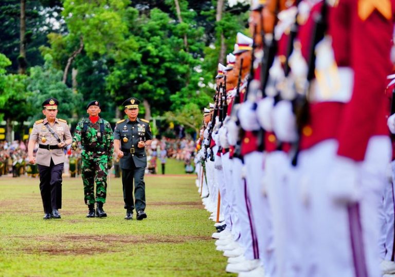 Panglima TNI dan Kapolri Hadiri Wisuda Prabhatar TNI-Polri